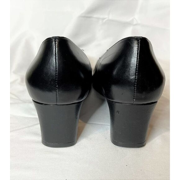 Naturalizer Black Leather Slip On Pump Size 9D/B - Picture 3 of 5